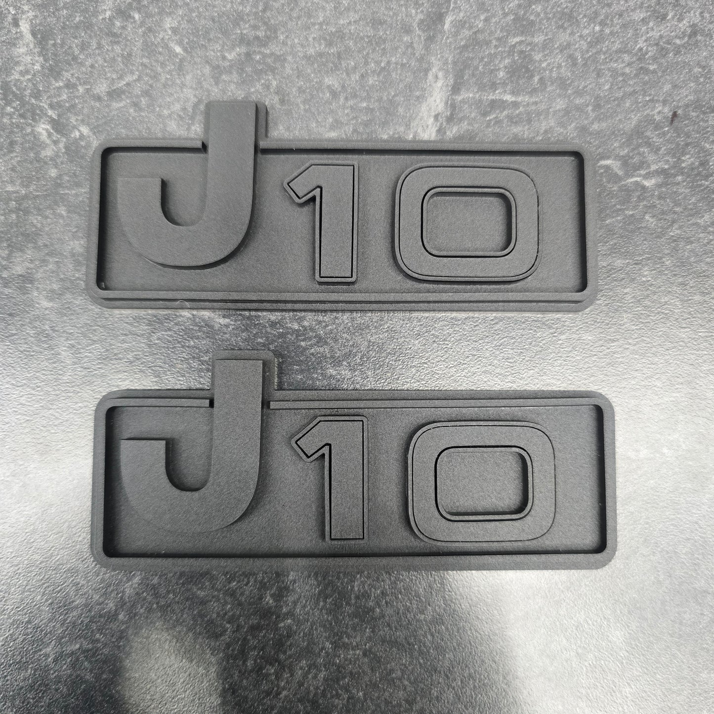 Jeep J10 Gladiator Fender Emblems - Single
