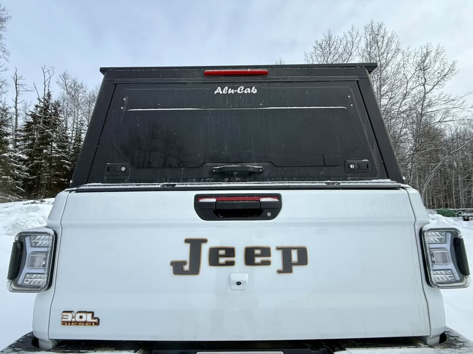 Jeep Gladiator Retro "JEEP" Tailgate Emblem - OEM Size - Two Color Stacked