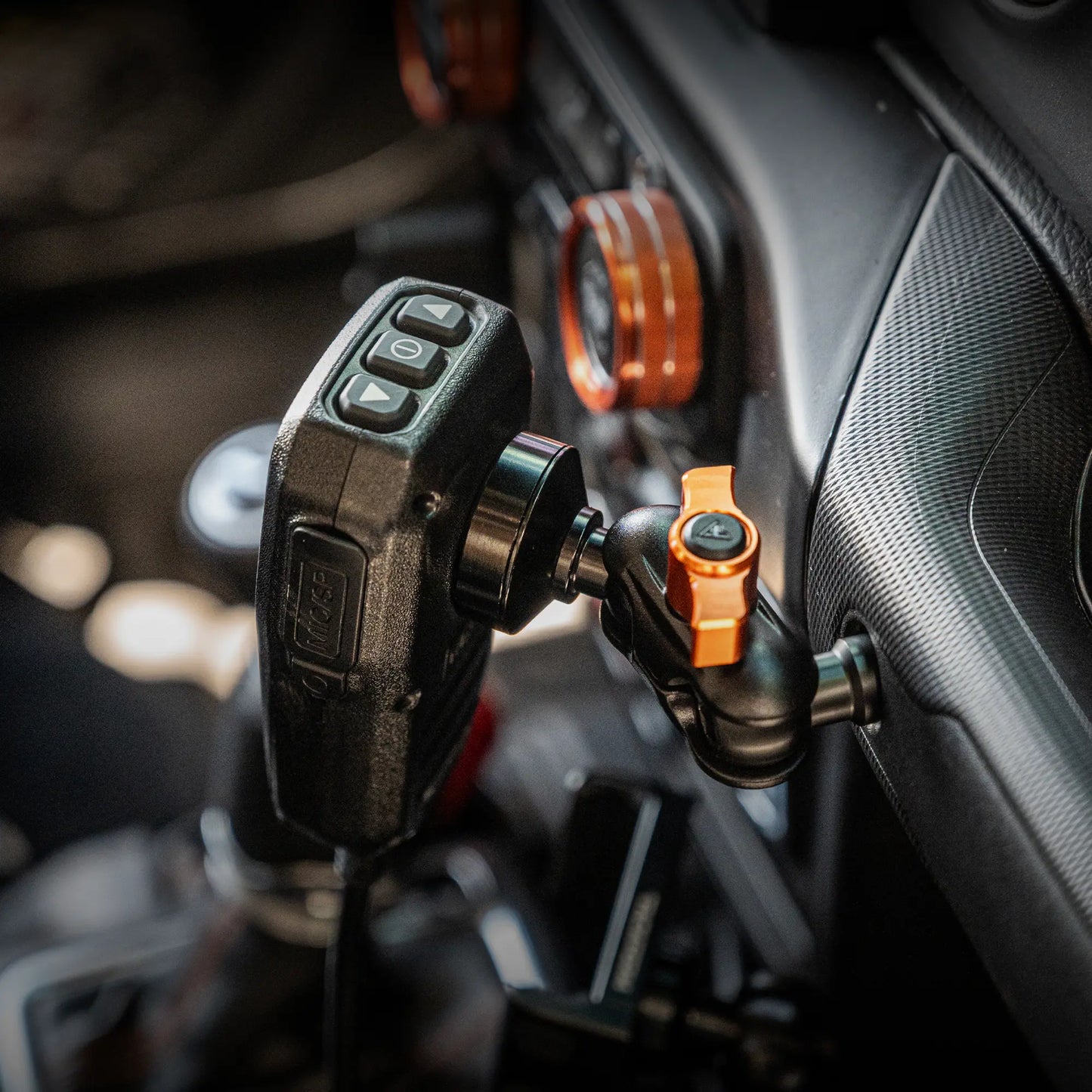 LINK™ Grab Bar Mount With Qi2/MagSafe Charging and Cooling Phone Holder | 2" Arm | 2018 - 2023 Jeep JL, Gladiator, and 4XE