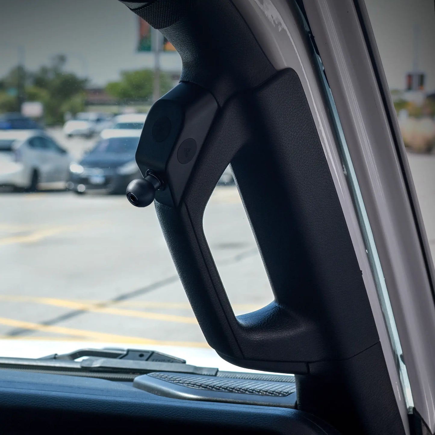 LINK™ Grab Handle Mount With Qi2/MagSafe Charging and Cooling Phone Holder | 3.5" Arm | 2018 - 2023 Jeep JL, Gladiator, and 4XE